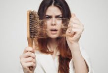 Фото - Почему выпадают волосы у женщин?
