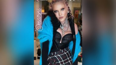 Фото - 64-летняя Мадонна в корсете и мини-юбке пришла на показ Недели моды в Нью-Йорке