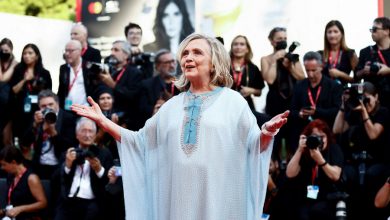 Фото - Хиллари Клинтон раскритиковали в соцсетях за появление на Венецианском кинофестивале